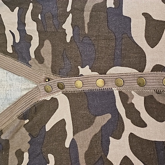 Zenana Camp Sweater/Cardigan Size M - Picture 3 of 5